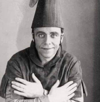 Kārlis Nīcis Pedrillo lomā operā "Bēgšana no Seraja". 20. gadi, Rīga.