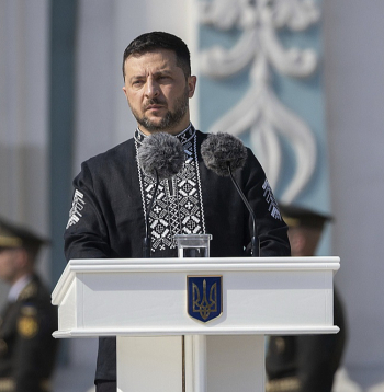 Ukrainas prezidents Volodimirs Zelenskis Ukrainas Neatkarības dienas pasākumā.