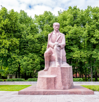 Pirmās Dzejas dienas tika rīkotas 1965. gada 11. septembrī Esplanādē (tolaik Komunāru parkā), atzīmējot latviešu dzejnieka Raiņa 100. dzimšanas dienu un atklājot viņa pieminekli. Tagad Dzejas dienas izskan visā Latvijā.