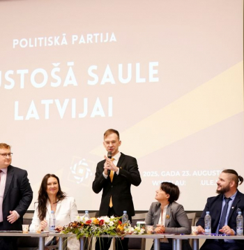 Partijas "Austošā saule Latvijai" dibināšanas pasākums VEF Kultūras pilī 2025. gada 23. augustā.