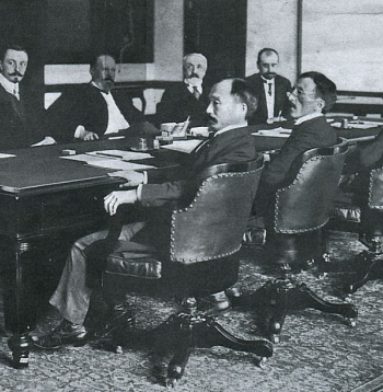 Krievijas un Japānas delegācijas Portsmutā.