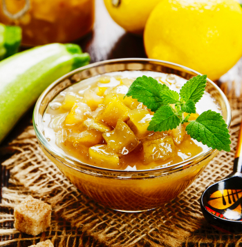 Pamatā kabacis un citrons.