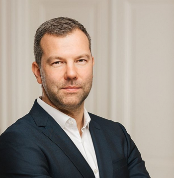 "No elektroenerģijas tirgus pārejas uz 15 minūšu tirdzniecību igtermiņā priekšrocības gūs tie tirgus dalībnieki, kas spēs būt elastīgi un reaģēt uz cenu signāliem," Roberts Samtiņš, "AJ Power" uzņēmumu grupas vadītājs.