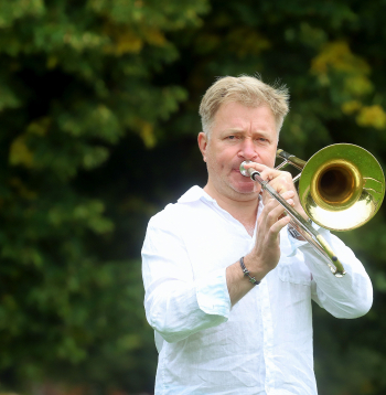 Lauris Amantovs: Man ir pieci tromboni, bet mīļākais vienalga ir šis,
ko spēlēju visilgāk, jau divdesmit gadu.”