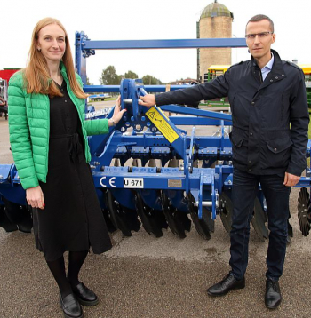 Izstādes "BILTIM Tehnika 2025" projekta vadītāja Laura Lūse un biznesa centra "Rāmava" vadītājs Gusts Lūsis aicina gan apmeklētājus, gan arī izstādes dalībniekus izmantot plašās iespējas zināšanu papildināšanai un jaunu kontaktu dibināšanai.