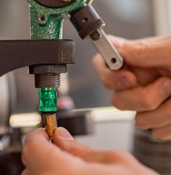 Munīcijas lādēšana.