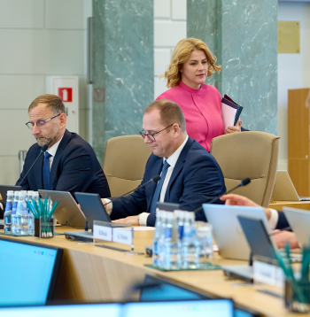 Ministru prezidente Evika Siliņa vada Ministru kabineta sēdi.