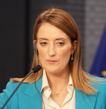 Eiropas Parlamenta priekšsēdētāja Roberta Metsola piedalās preses konferencē pēc tikšanās ar Ministru prezidenti Ministru kabinetā.