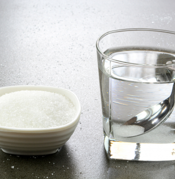 Unikālais šeit ir tas, ka jaunā baterija aktivizējas, izmantojot cukuru un ūdeni, saražo enerģiju un pēc tā pati pilnībā sadalās, pazūdot faktiski bez pēdām.