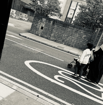 Lielbritānija, Londona. Migrantu kopienas mijiedarbojas ar vietējiem iedzīvotājiem Whitechapel rajonā.