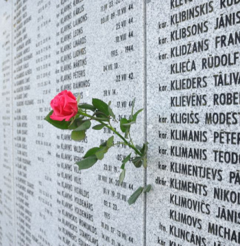 Lestenes Brāļu kapi.