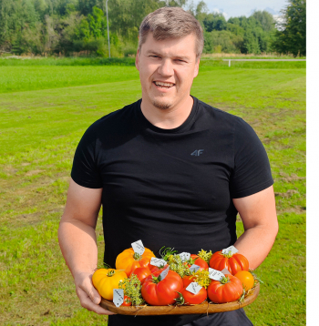 Tomātu audzētājs Vitauts Karlsons.