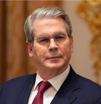 ASV finanšu ministrs Skots Besents trešdien paziņoja par Vašingtonas sankcijām Krievijas naftas kompānijām "Rosņeftj" un "Lukoil", kā arī brīdināja par "turpmākām darbībām", ja Krievija nepiekritīs slēgt mieru Ukrainā.