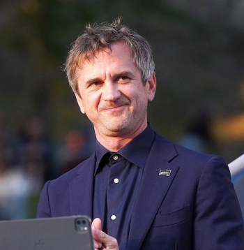 Jānis Skutelis: "Šoreiz uz skatuves esam gandrīz vai mēs paši, jo visi stāstam par kādu vācu autora mammu vai varbūt katrs par savu mammu."