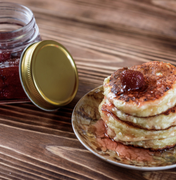 Biezpiena un krēmsiera plācenīši. Biezpiena un krēmsiera plācenīši.