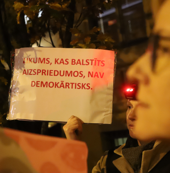 Protests pret izstāšanos no Stambulas konvencijas.