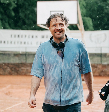 Dzintars Dreibergs: "Es tiešām primāri taisu filmas mums pašiem. Protams, ja šis stāsts tālāk aizies pasaulē, būšu ļoti pagodināts." Dzintars Dreibergs: "Es tiešām primāri taisu filmas mums pašiem. Protams, ja šis stāsts tālāk aizies pasaulē, būšu ļoti pagodināts."