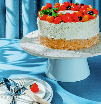 Biezpienkūka ar iebiezināto pienu.