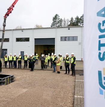 Jaunās koksnes nozares uzņēmuma "Stiga RM" rūpnīcas kapsulas iemūrēšanas pasākums Ogres novadā.