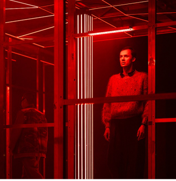 Mārtiņš Meiers Alana Tjūringa lomā.