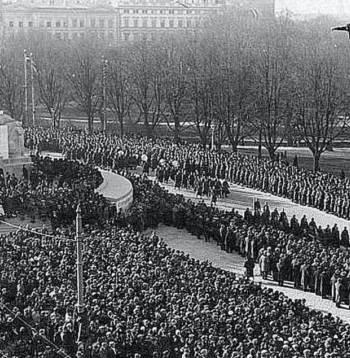 Brīvības pieminekļa atklāšana 1935. gada 18. novembrī.
