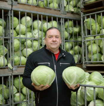 SIA "Garīši" saimnieks Jānis Čaročinskis 30 gadu laikā kopā ar ģimeni un saimniecības vadības komandu Vārmē izveidojis vienu no valstī lielākajiem dārzeņu audzēšanas un pārstrādes uzņēmumiem.