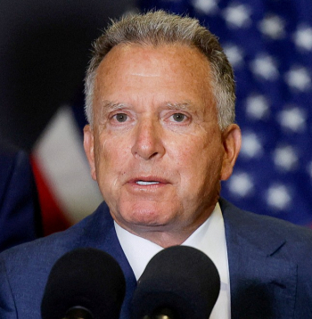 ASV prezidenta Donalda Trampa īpašais sūtnis Stīvs Vitkofs (attēlā) piedāvājis plānu, kas karu Ukrainā paredz izbeigt ar Krievijai izdevīgiem nosacījumiem.