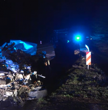 Traktora un vieglā auto sadursme uz autoceļa Liepāja-Rucava.