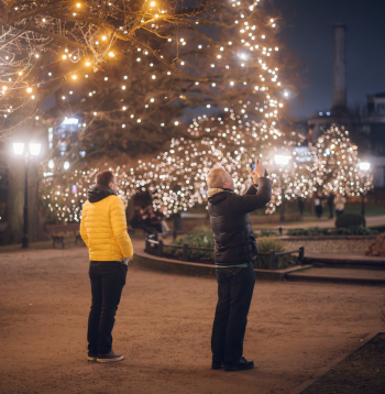 Rīga iemirdzas Ziemassvētku noskaņā.