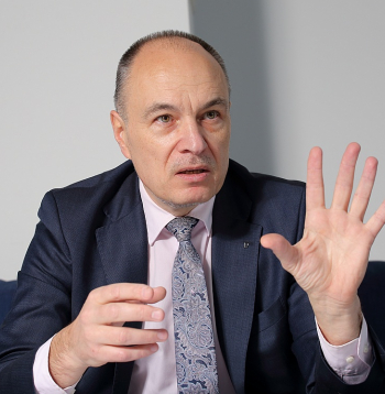 Imants Parādnieks: "Valsts atbalsta politikai jābūt visos segmentos, kuru dēļ jaunie cilvēki izdarītu šo izvēli par labu pirmajam, otrajam, trešajam, ceturtajam bērnam."