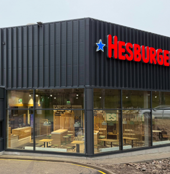 "Hesburger" restorāns Smiltenē.
