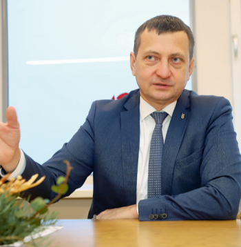 "Iepirkuma cenu svārstības ir ierastas un prognozējamas, tādēļ gribētos cerēt, ka attiecībā uz laukaugiem – gan dārzeņiem, gan graudiem – četrus gadus pēc kārtas slikti nevajadzētu būt," prognozē A.Krauze.