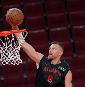 Kristaps Porziņģis sev sarežģītajā sezonā piedalījies 16 spēlēs, vidēji gūstot 17,4 punktus.