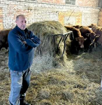 SIA "Starasti Trade" īpašnieks Mustafa Aidinalps Džagatajs: "Pirms pieciem gadiem no 100 000 eiro apgrozījuma pelnījām 5000, patlaban no 200 000 pelnām 10 000 eiro. Tomēr ar šiem desmit tūkstošiem mums nepietiek, jo viss kļuvis dārgāks. Tomēr vēlos saviem darbiniekiem samaksāt iespējami labāku algu, jo viņi ir stabili, pieredzējuši – viņiem jābūt apmierinātiem."