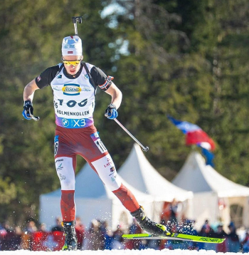 No Riharda Lozbera Madonā gaida cīņu par medaļām, bet 16 gadus vecais biatlonists ir piezemēts – jāizdara labākais, uz ko tajā dienā būs spējīgs. "Smeceres sila" trasi viņš raksturo kā dinamisku un sev tīkamu.