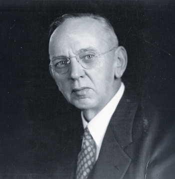 Amerikāņu medijs Edgars Keisijs.