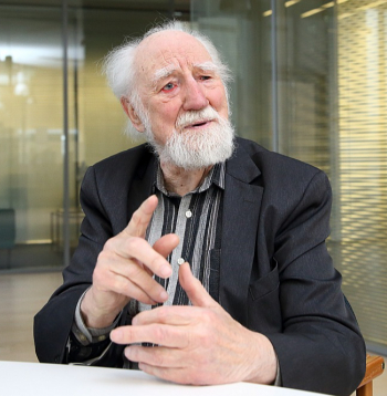 Arnolds Auziņš: "Es varu rakstīt tikai to, ko zinu, tāpēc daudzos romānos darbojas žurnālisti."