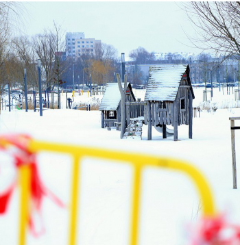 Skanstes teritorijas revitalizācijas pirmā kārta veikta ar Eiropas fondu līdzfinansējumu (4,6 milj. eiro), valsts budžeta dotāciju (0,6 milj. eiro) un Rīgas pašvaldības finansējumu (16,4 milj. eiro). Kopējās projekta izmaksas 21,7 miljonu apmērā nav nodrošinājušas kvalitatīvu izpildi.