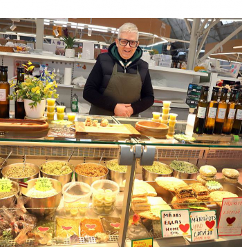 Nomas maksas kāpums mājražotāju Raimondu Kalniņu pārcēlis uz mazāku tirdzniecības platību.