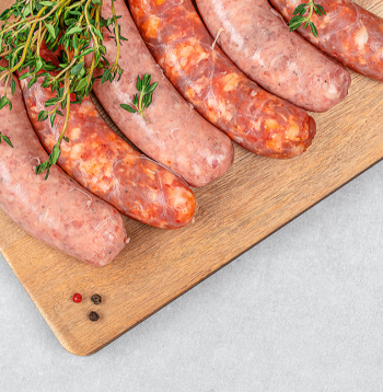 Kupāti ir dabīgā zarniņā pildīta rupji sasmalcināta gaļa, kam pievienotas garšvielas.