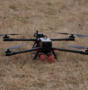 Bezpilota gaisa kuģis SIA "Origin Robotics" testa lidojumu poligonā.