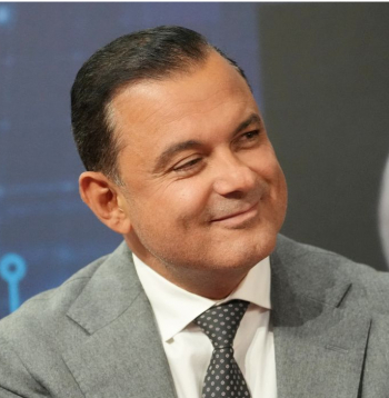 Veselības ministrs Hosams Abu Meri. Veselības ministrs Hosams Abu Meri.