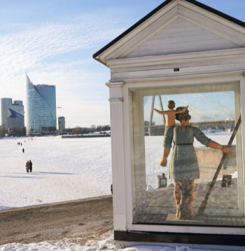 Cilvēki uz Daugavas ledus 2026. gada 3. februārī.