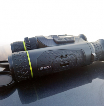 Akumulatora nodalījumā jāievieto uzreiz 18650 sērijas akumulatori.