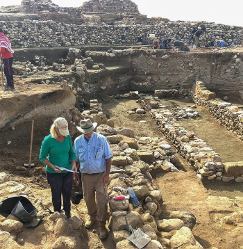 Izrakumos atklāts, ka Bībeles grēka pilsētas Sodomu un Gomoru iznīcināja meteora sprādziens, kas sadedzināja visus 8000 iedzīvotāju. Meteors eksplodēja virs pilsētām pirms 3650 gadiem, radot milzīgu uguns bumbu.