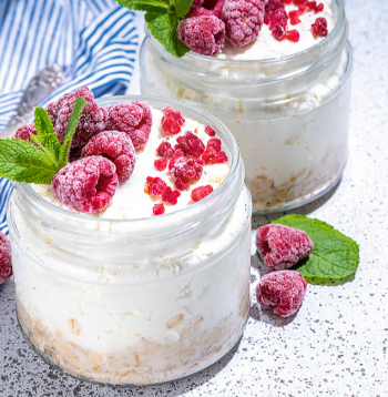 Biezpiena deserts ar kamas miltiem. Biezpiena deserts ar kamas miltiem.