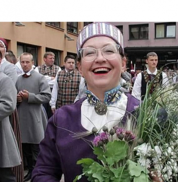 Madonas novada Kultūras centra kultūras projektu vadītāja metodiskā darbā, režisore Ināra Cakule.