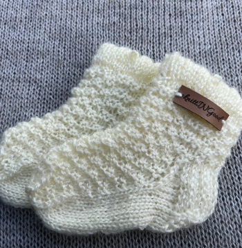 Zeķītes jaundzimušajam.