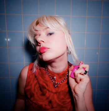 Elektro-pop māksliniece BAIBA.