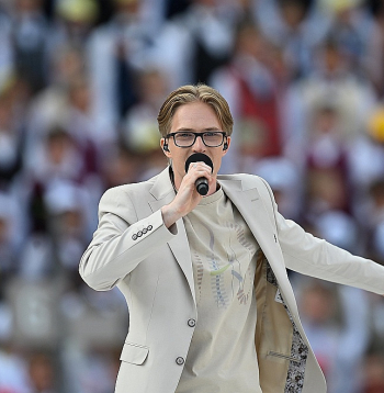 2025. gadā Eduards Rediko piedalījās kā solists XIII Latvijas Skolu jaunatnes dziesmu un deju svētku noslēguma koncertā "Te aust" ar Ulda Marhilēviča dziesmu "Seko saviem sapņiem".